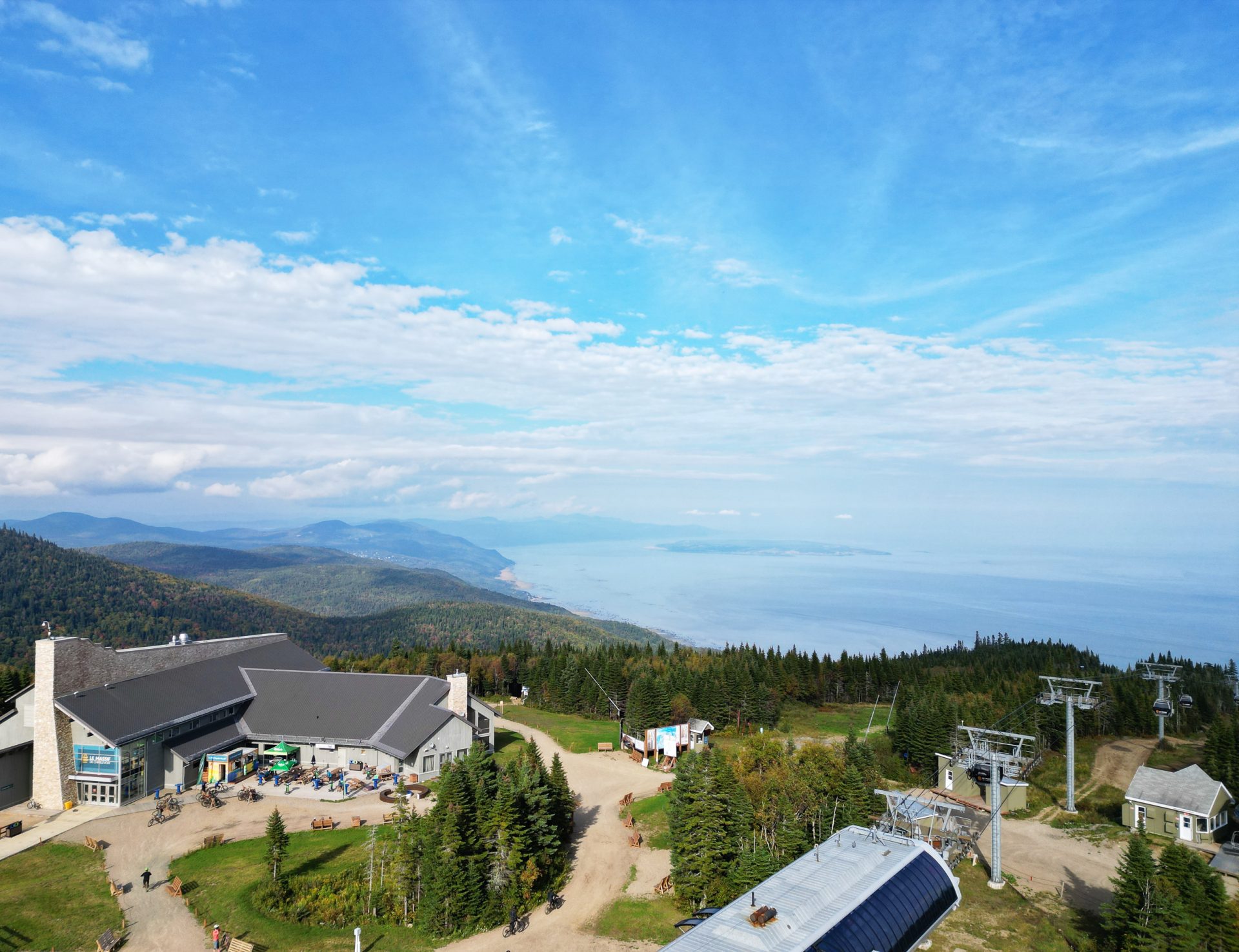 Le Massif de Charlevoix en vélo de montagne • Au Québ