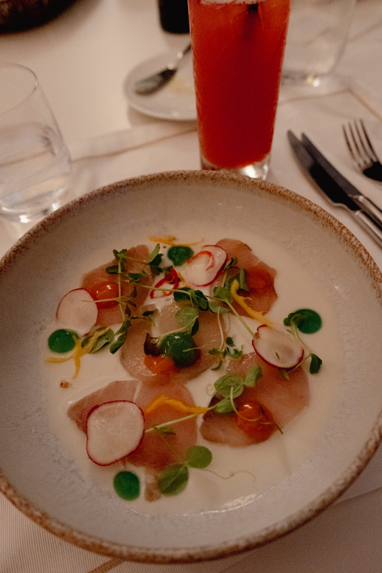 Plat et cocktail au QP Bistro Plat et cocktail au QP Bistro