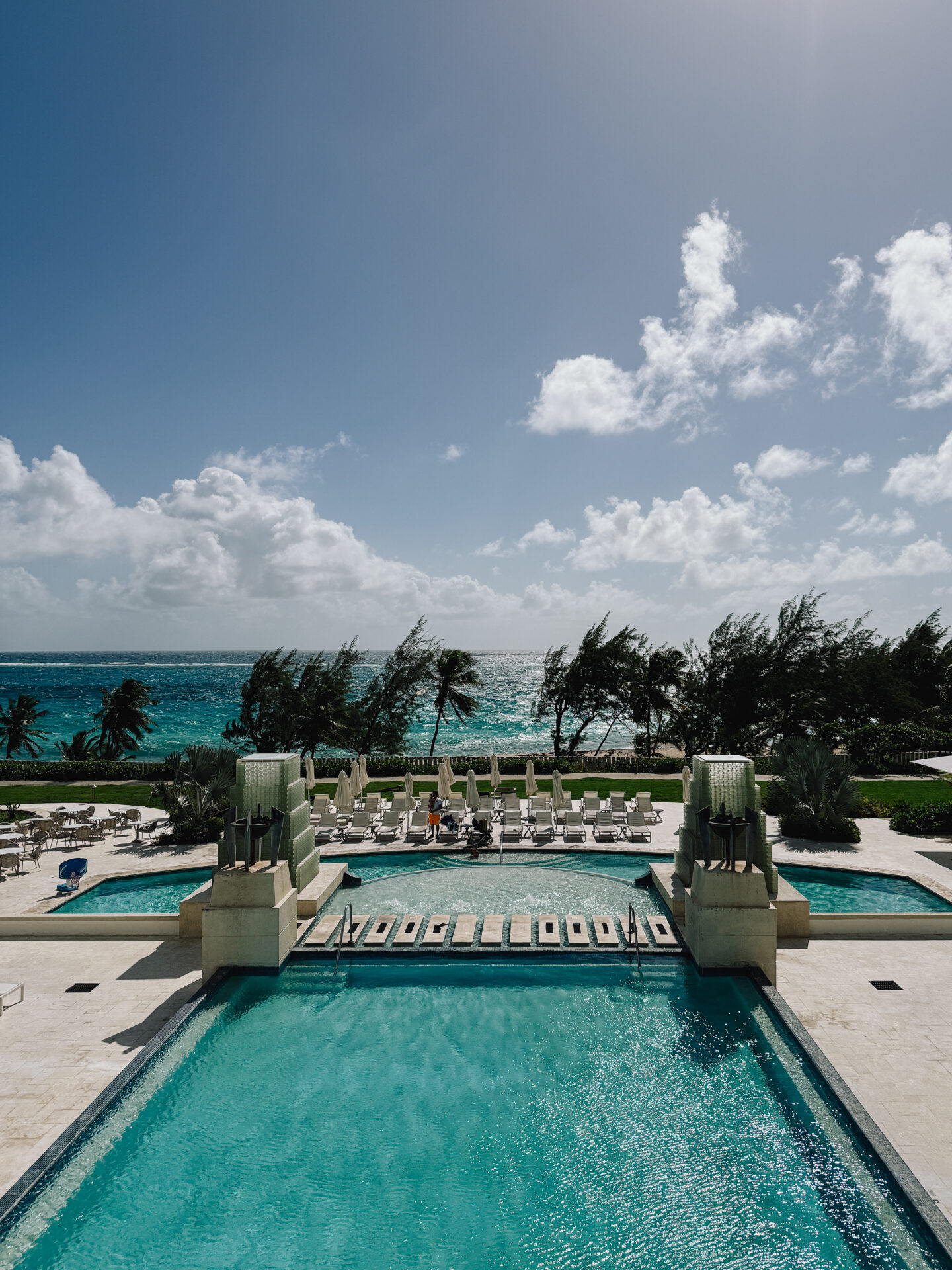 auqueb_barbade-007 Piscine et bâtiments du Wyndham Grand Barbados